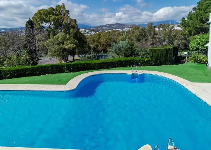 Peaceful Modern 2 Bedroom Apartment In Aloha Pueblo With View Over The Pool