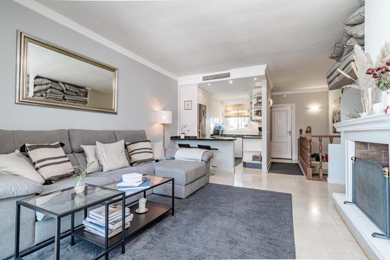 Peaceful Modern 2 Bedroom In Aloha Pueblo With View Over The Pool *