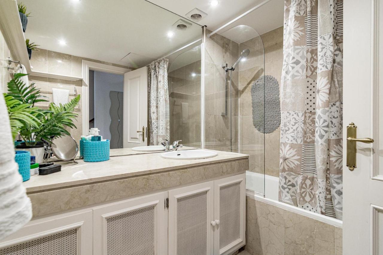 Peaceful Modern 2 Bedroom In Aloha Pueblo With View Over The Pool Marbella