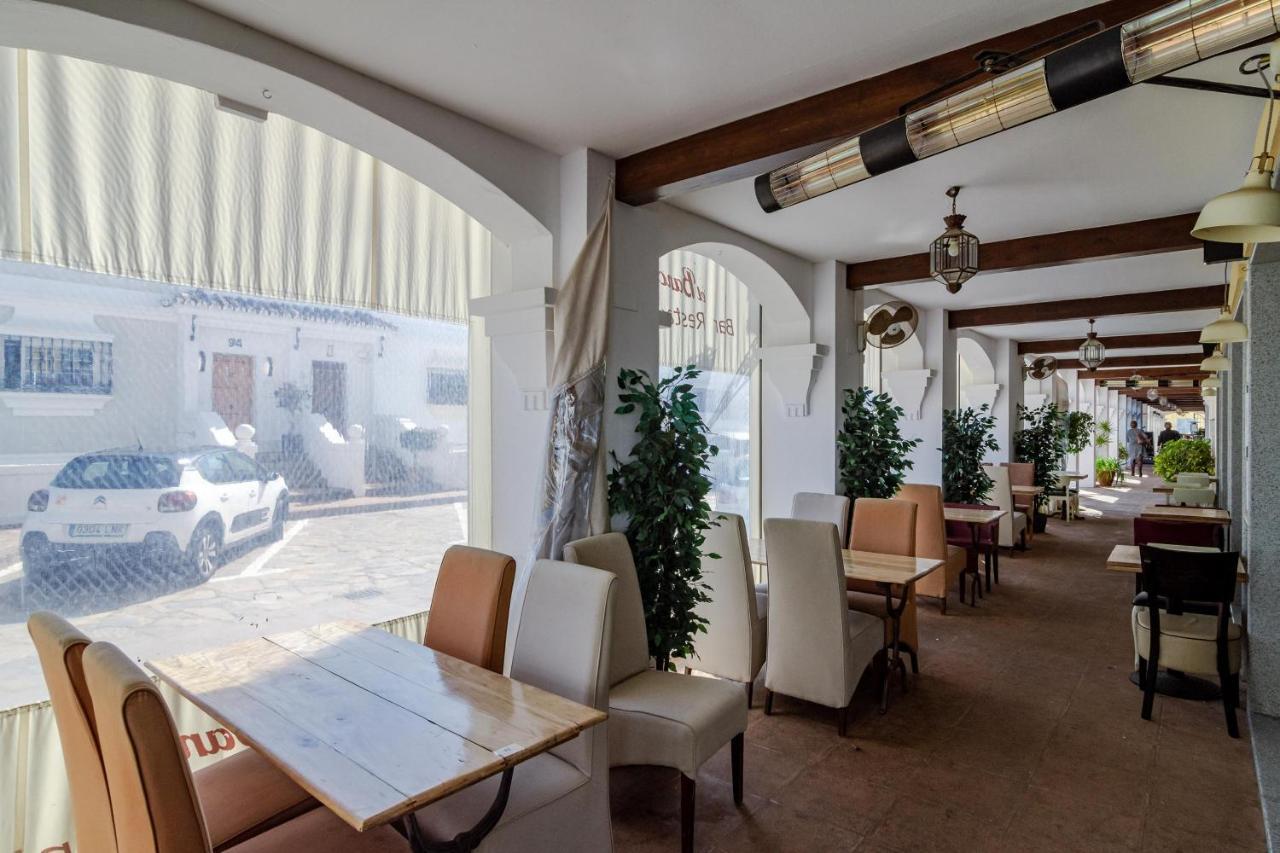 Peaceful Modern 2 Bedroom In Aloha Pueblo With View Over The Pool Appartamento