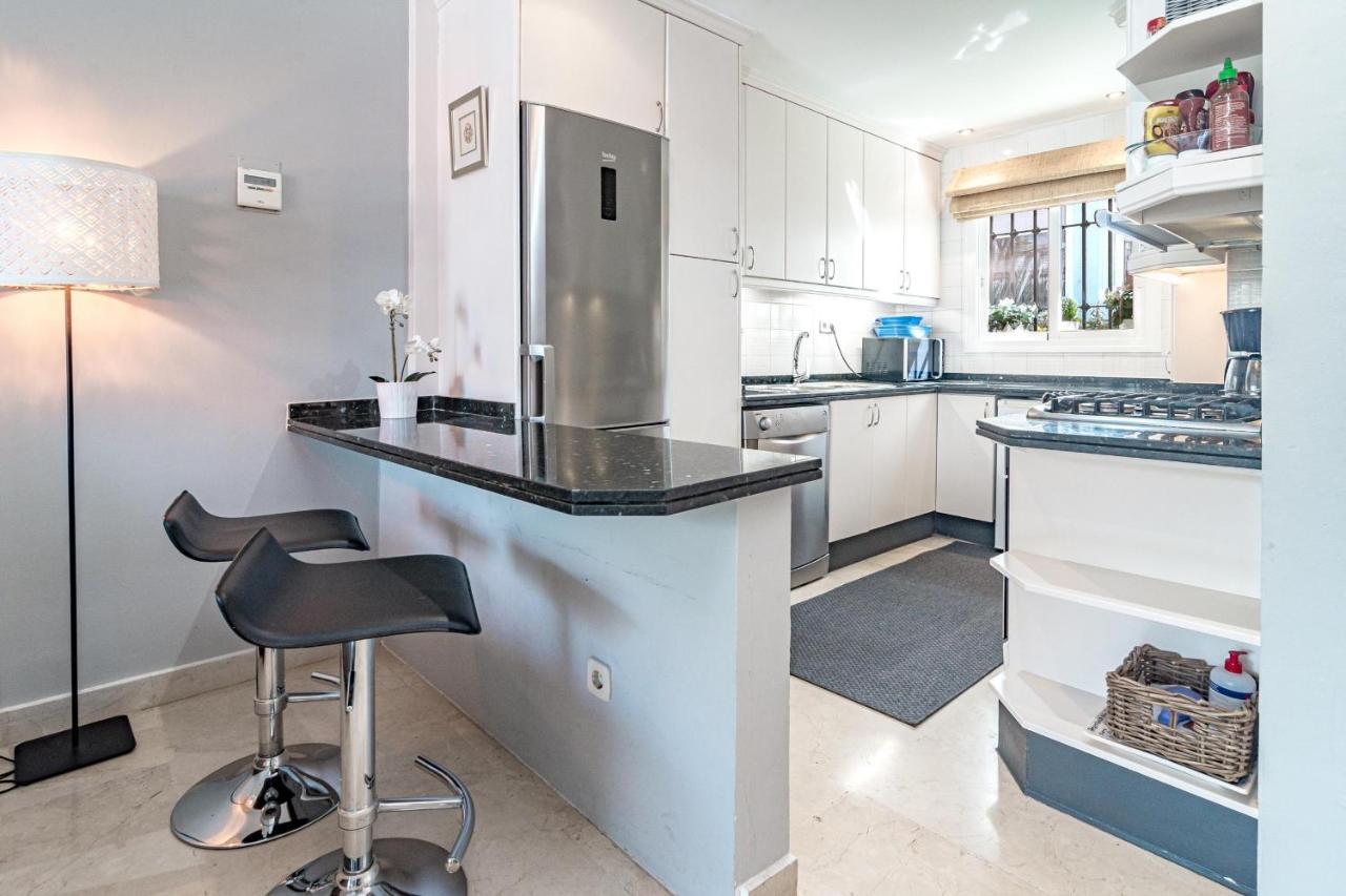 Peaceful Modern 2 Bedroom In Aloha Pueblo With View Over The Pool * Marbella