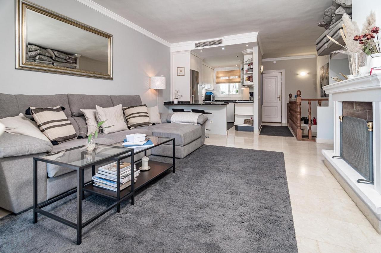 Peaceful Modern 2 Bedroom In Aloha Pueblo With View Over The Pool Appartamento *